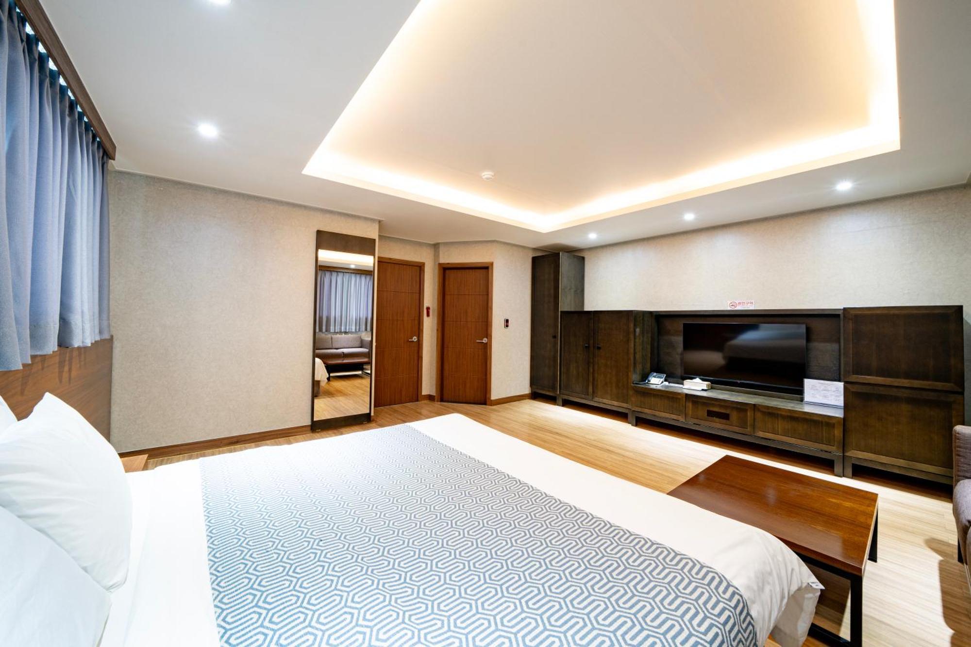 I-Check Hyunjin Hotel Donghae Eksteriør billede